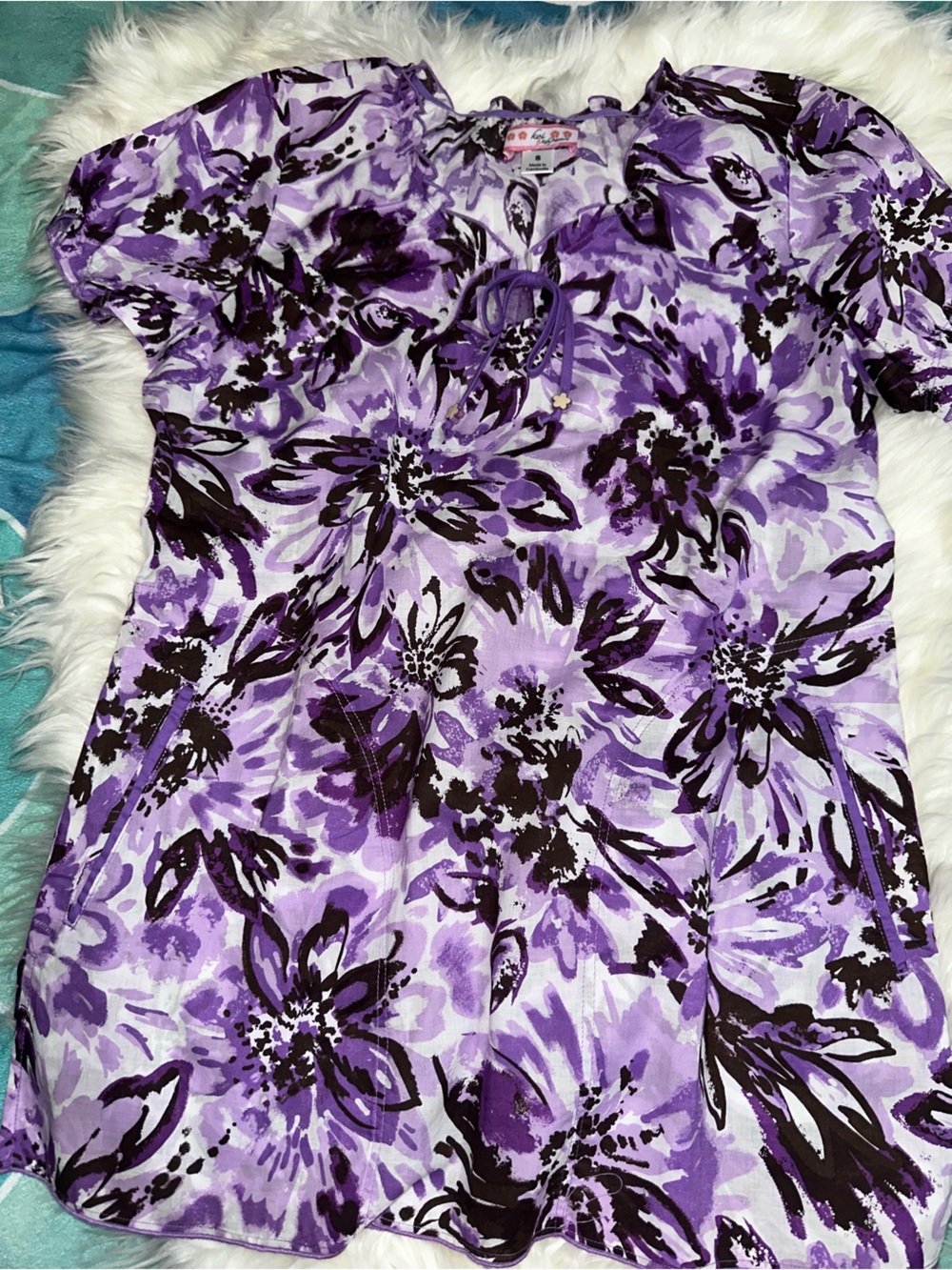 Koi scrub top NWT size small
